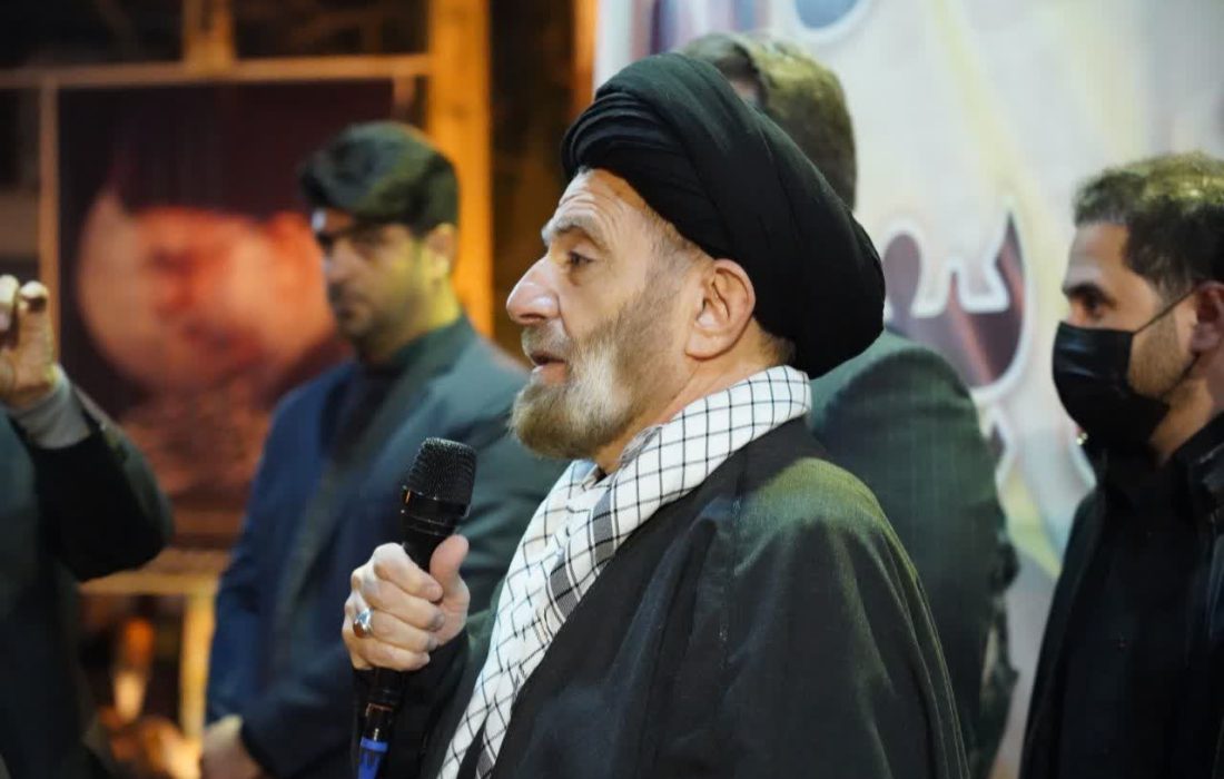 وحدت مردم و مسئولان رمز عبور از توطئه‌هاست