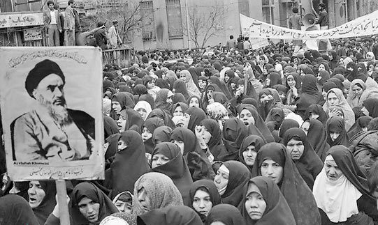 زنان انقلاب نماد اقتدار و بیداری ملی