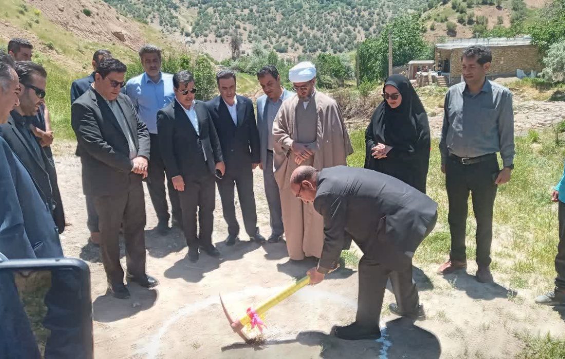 آیین کلنگ‌زنی پروژه آبرسانی و آسفالت روستای میوله