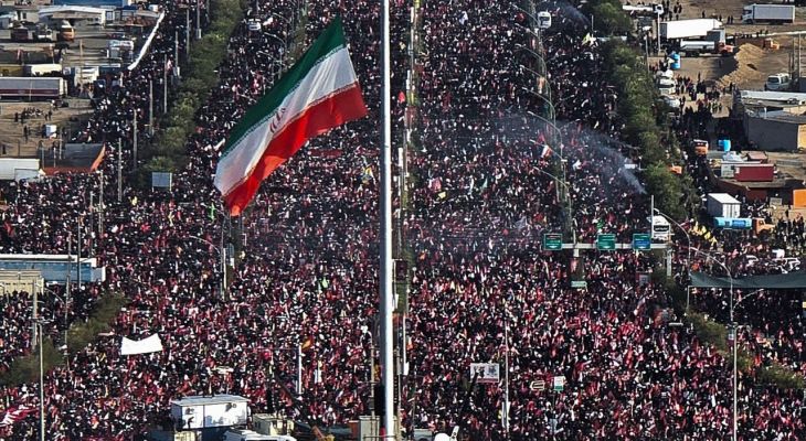 تشییع باشکوه امام شهید جلوه‌ ارادت ملت بود